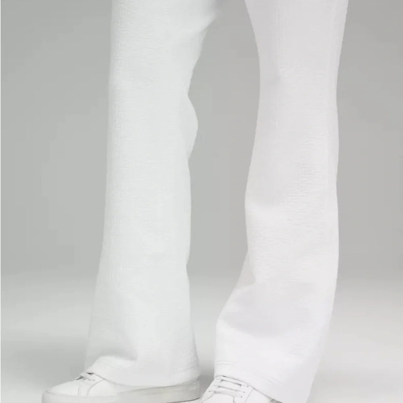 🆕🤍 Lululemon Asia Fit Textured High Rise Flare Track Pant - White - Picture 14 of 16